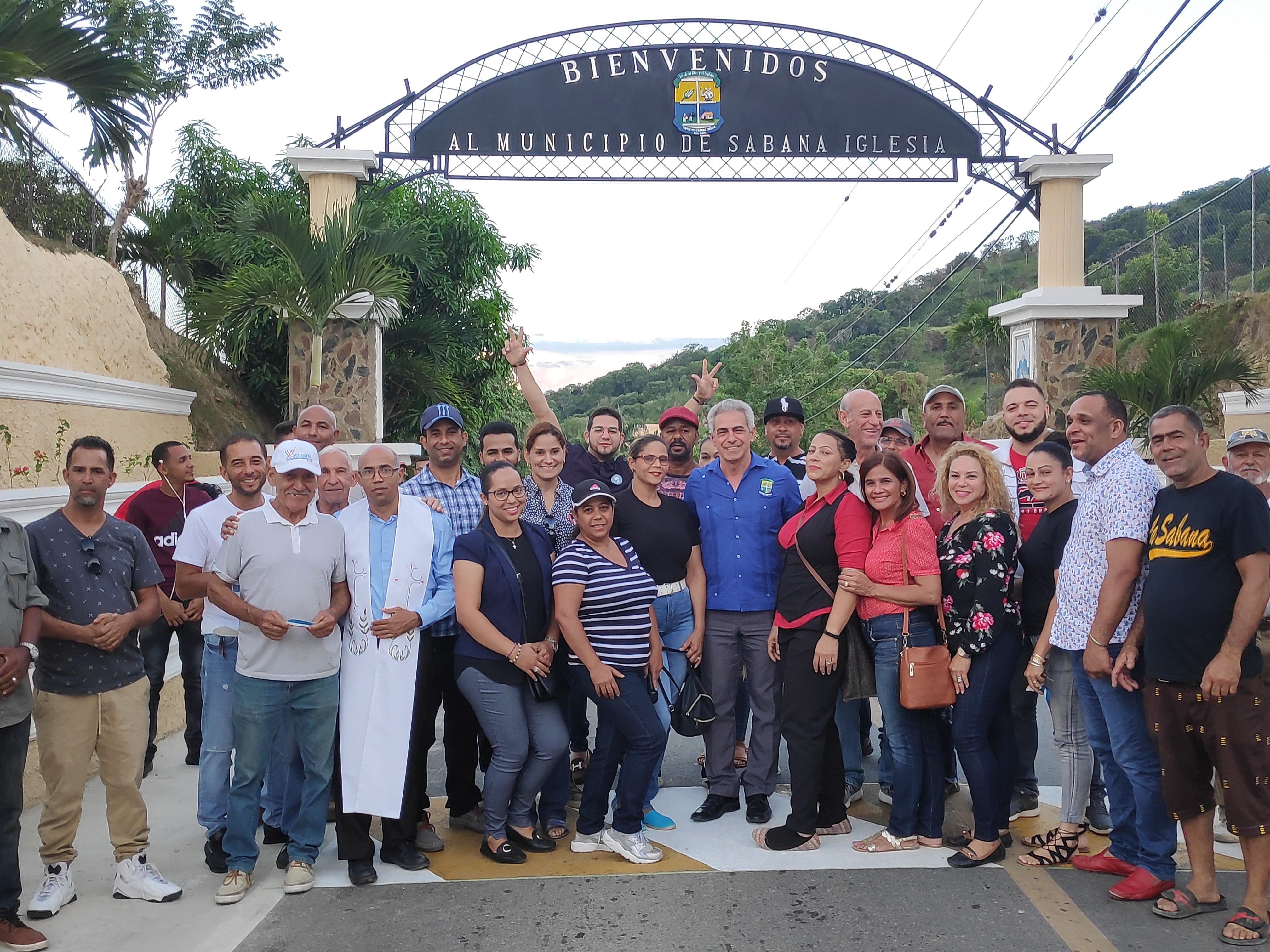 La Alcaldía inaugura la entrada principal al municipio de Sabana Iglesia en la comunidad de Zalaya. : Ayuntamiento Municipal de Sabana