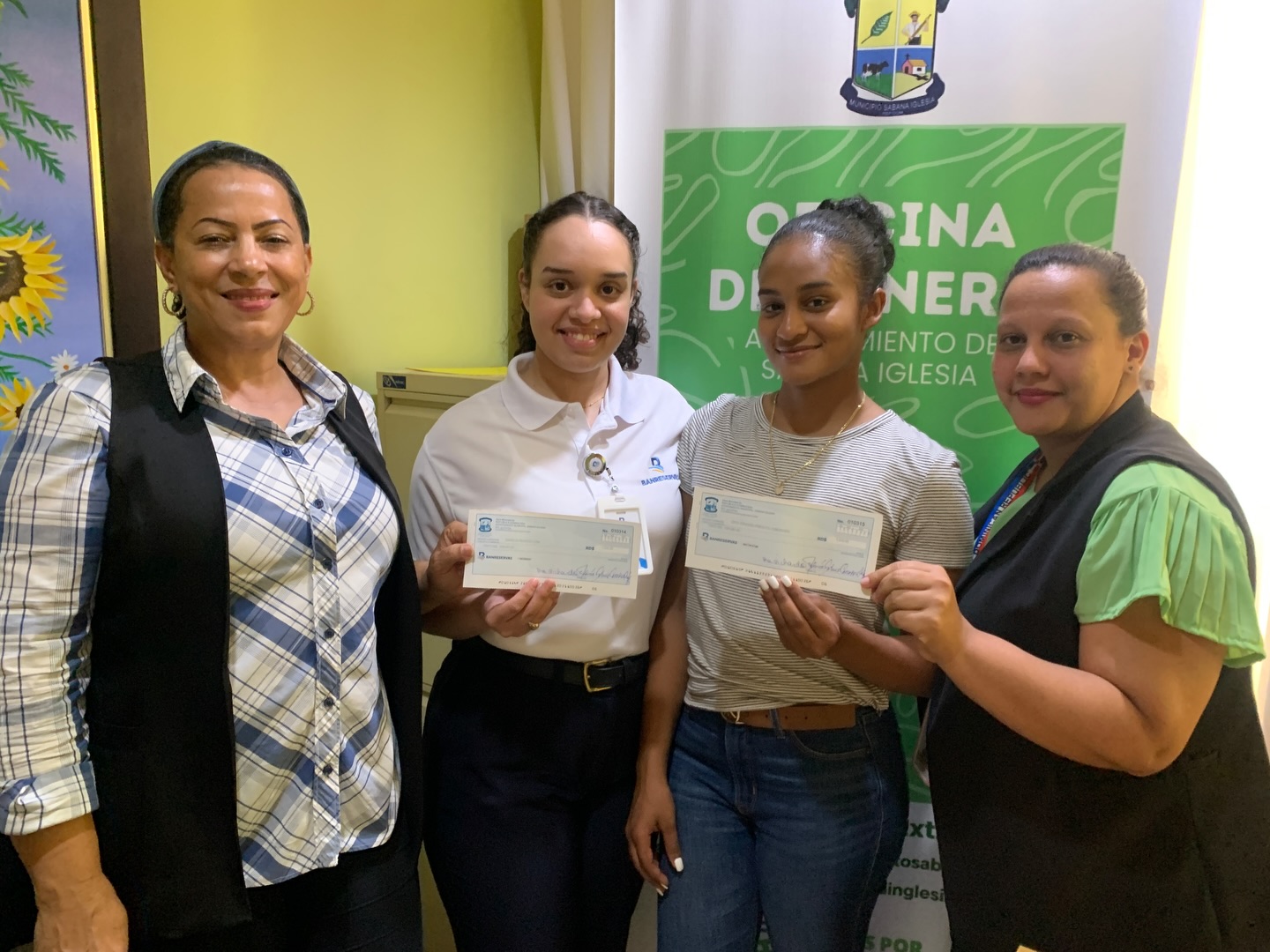 Ayuda a estudiantes de Sabana Iglesia